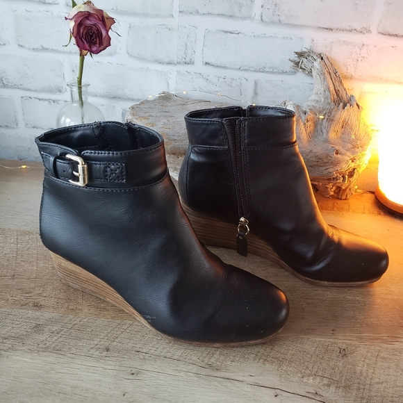 Dr. Scholl's Shoes - Dr. Scholls wedge black ankle booties boots